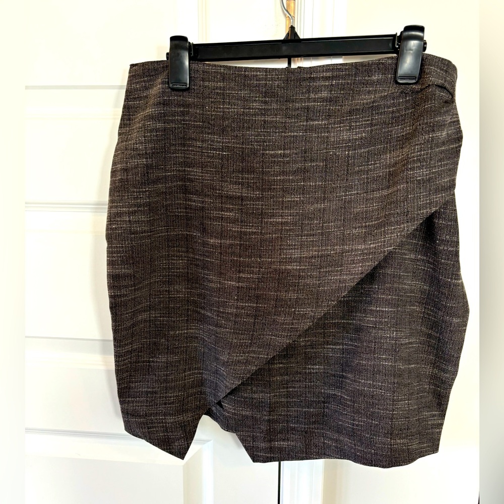 Black with white tweed, rose petal mini skirt. Size 14.